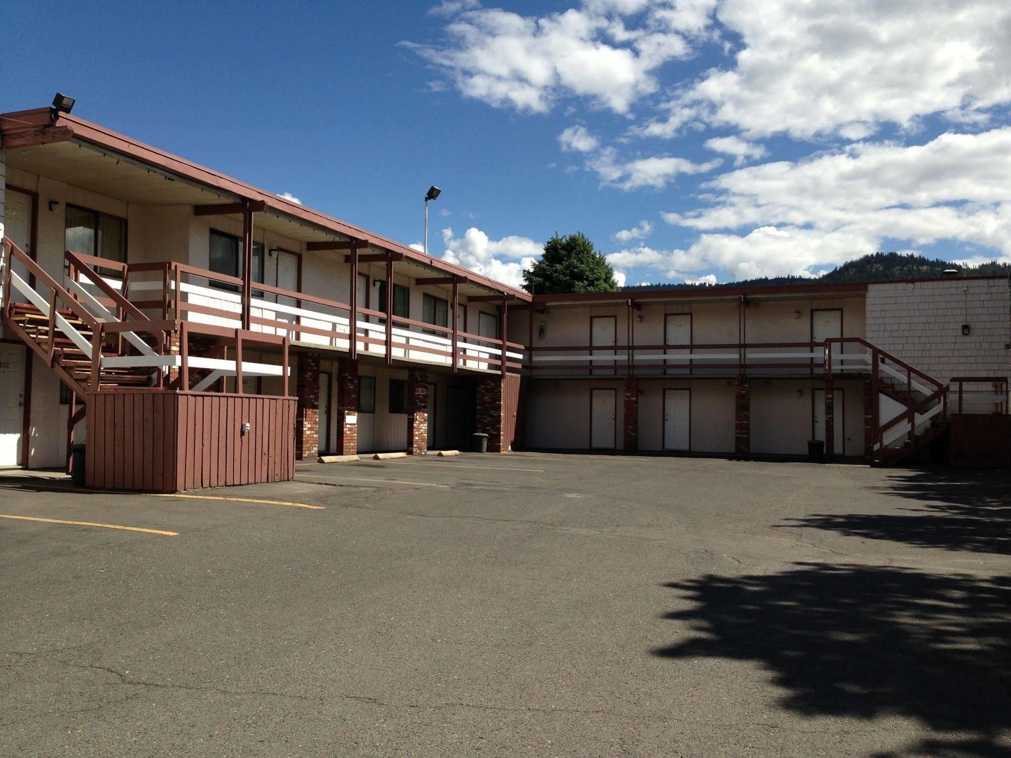 Rider'S Inn Kamloops Exterior photo